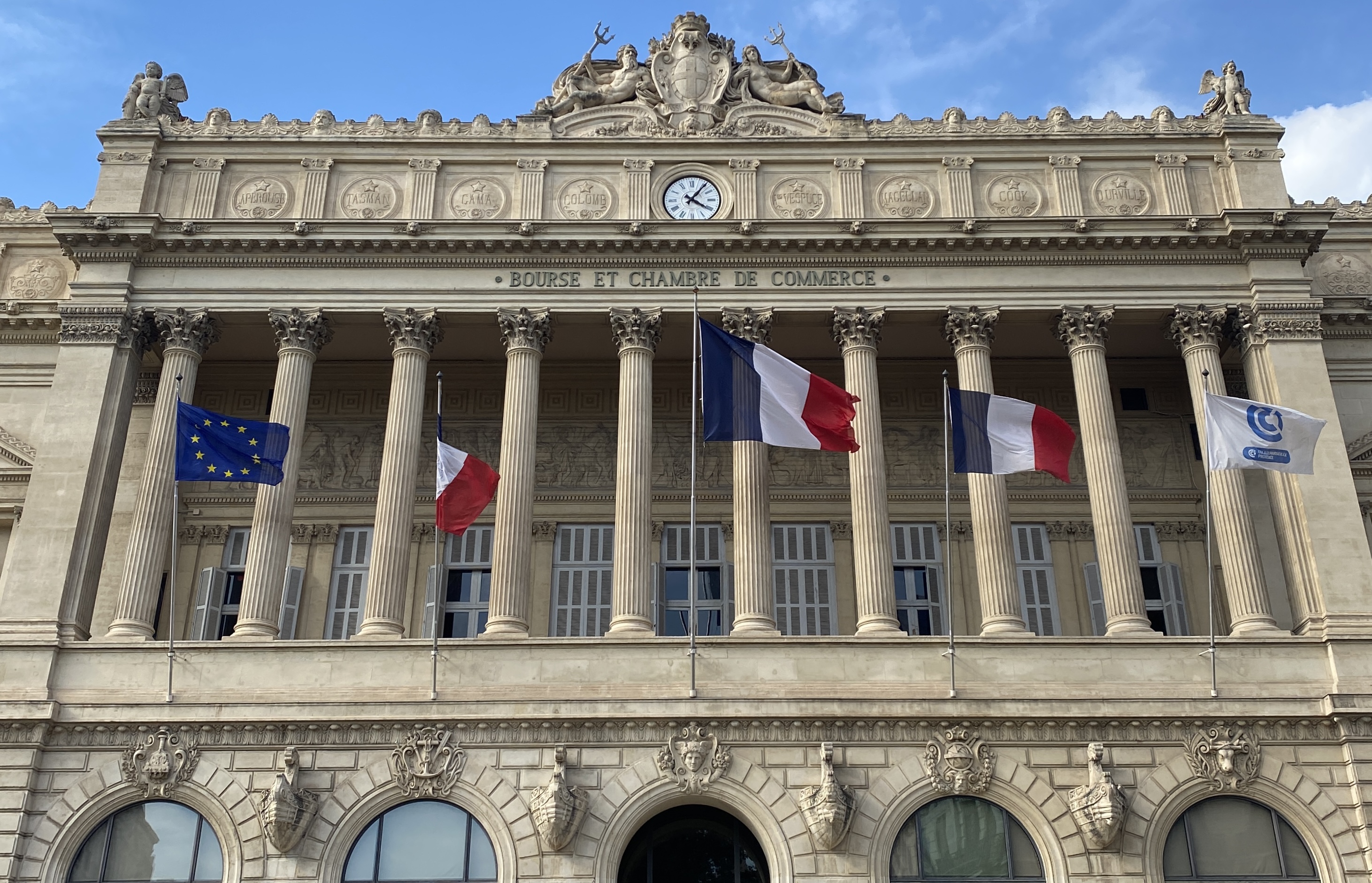 front view of Chambre de Commerce