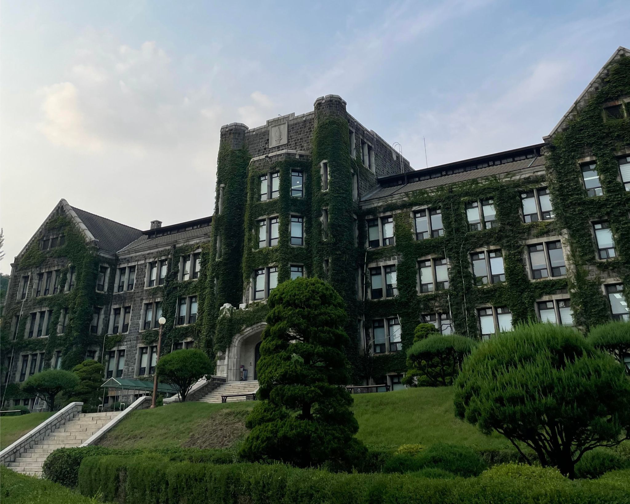 building on Yonsei University Sinchon Campus