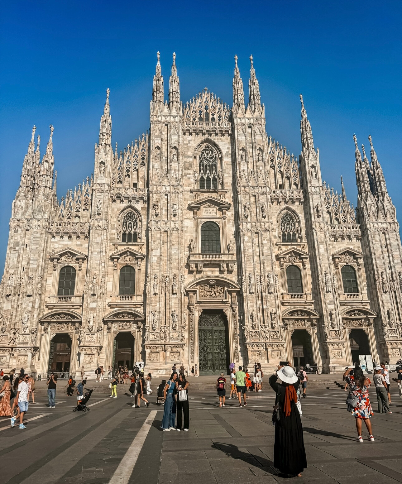 student standing in front of the Duomo di Milano