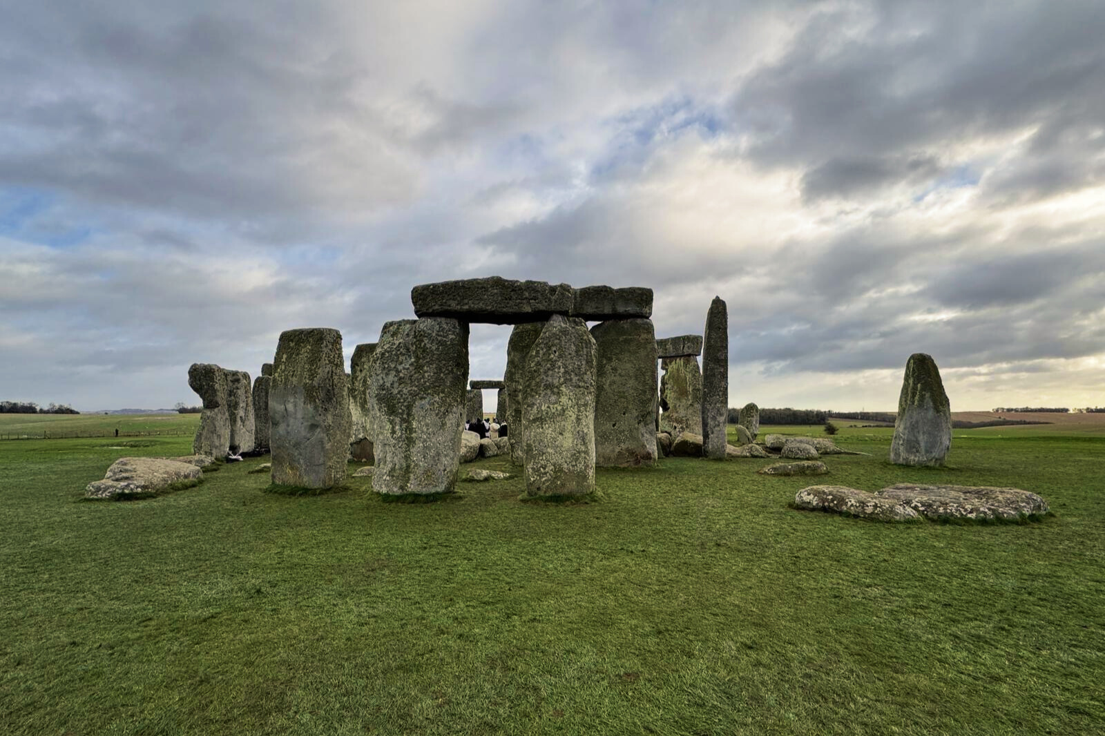 picture of historical landmark Stonehenge in England