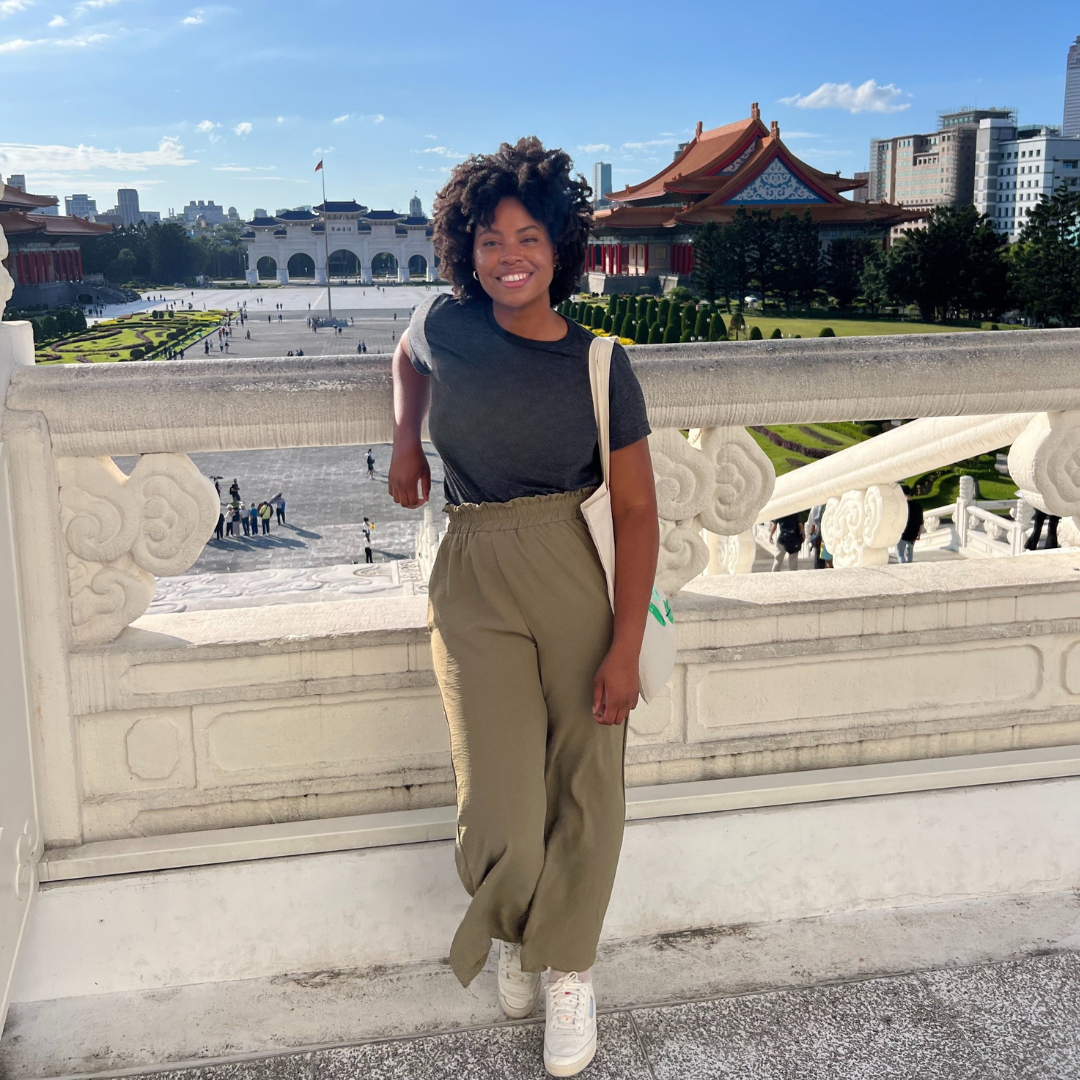 Logan Felton in Taipei