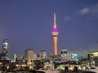skyline view of Auckland at night
