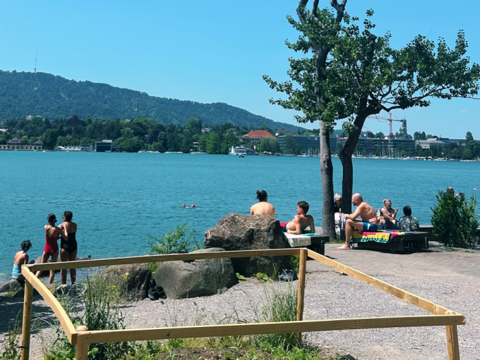 view of people enjoying Lake Zurich