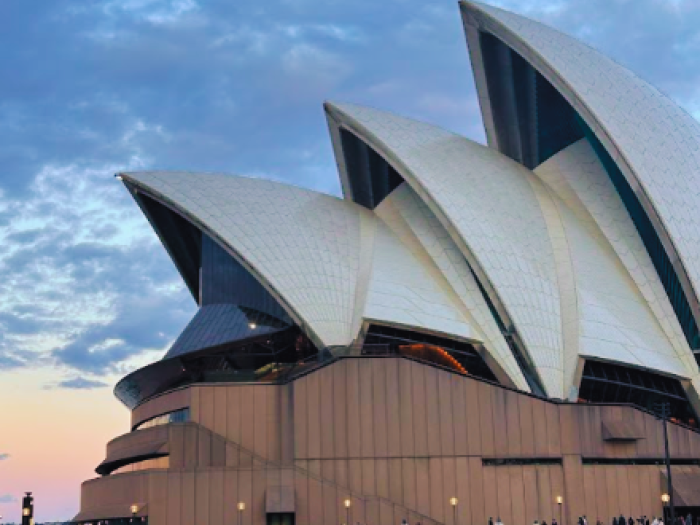 student took a picture of the Sydney Opera House during sunest